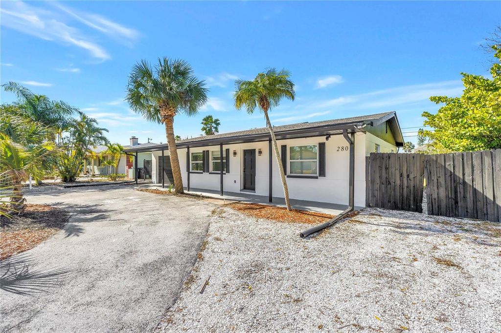 Photo of 2801 45th Street S, Gulfport, FL 33711 (MLS # O6353062)