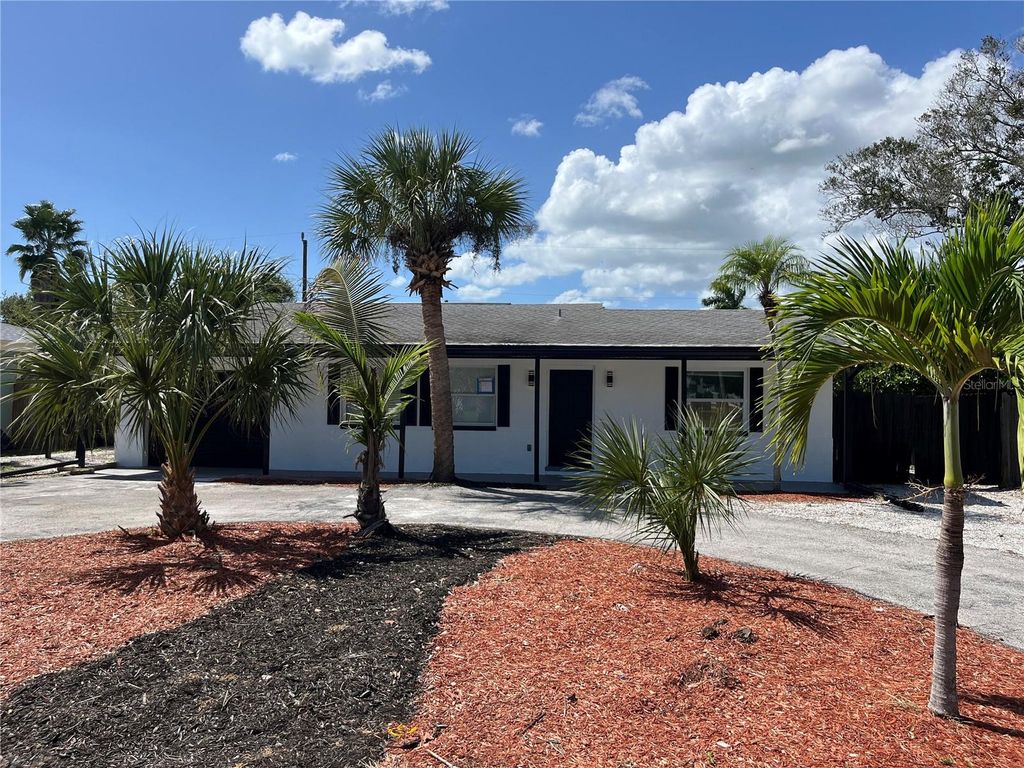 Photo of 2801 45th Street S, Gulfport, FL 33711 (MLS # O6353062)
