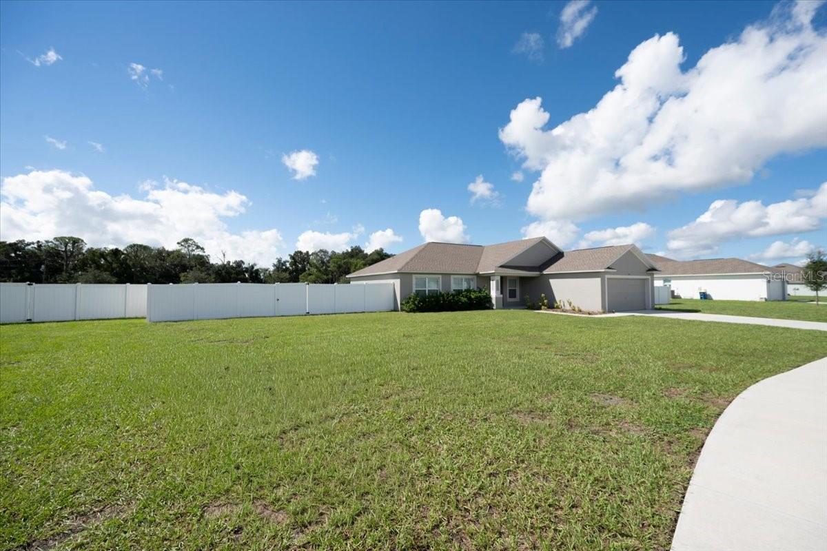 912 LOCHLAND LOOP