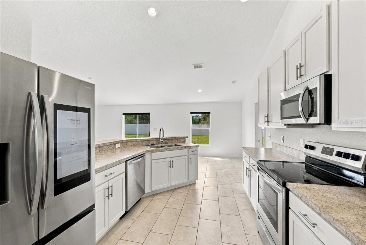 912 LOCHLAND LOOP