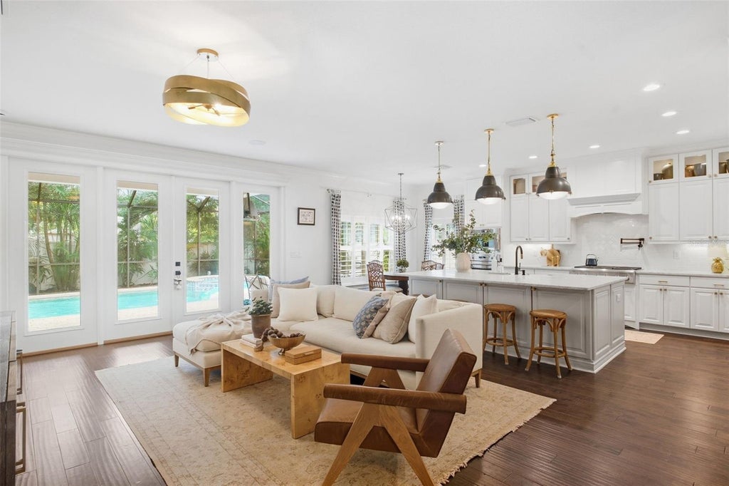 Photo of 3404 W Dorchester Street, Tampa, FL 33611 (MLS # TB8548549)
