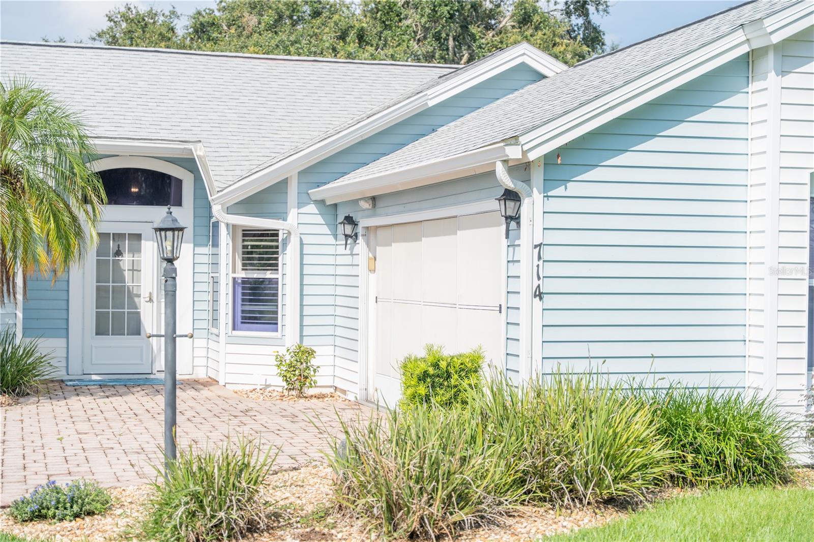 Photo 1 of 23 — 714 BAYHILL COURT, LADY LAKE, FL 32159