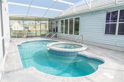 Tiny photo for 714 Bayhill Court, Lady Lake, FL 32159 (MLS # G5113616)