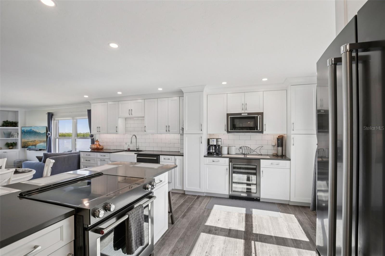 LONGBOAT HARBOUR - Residential