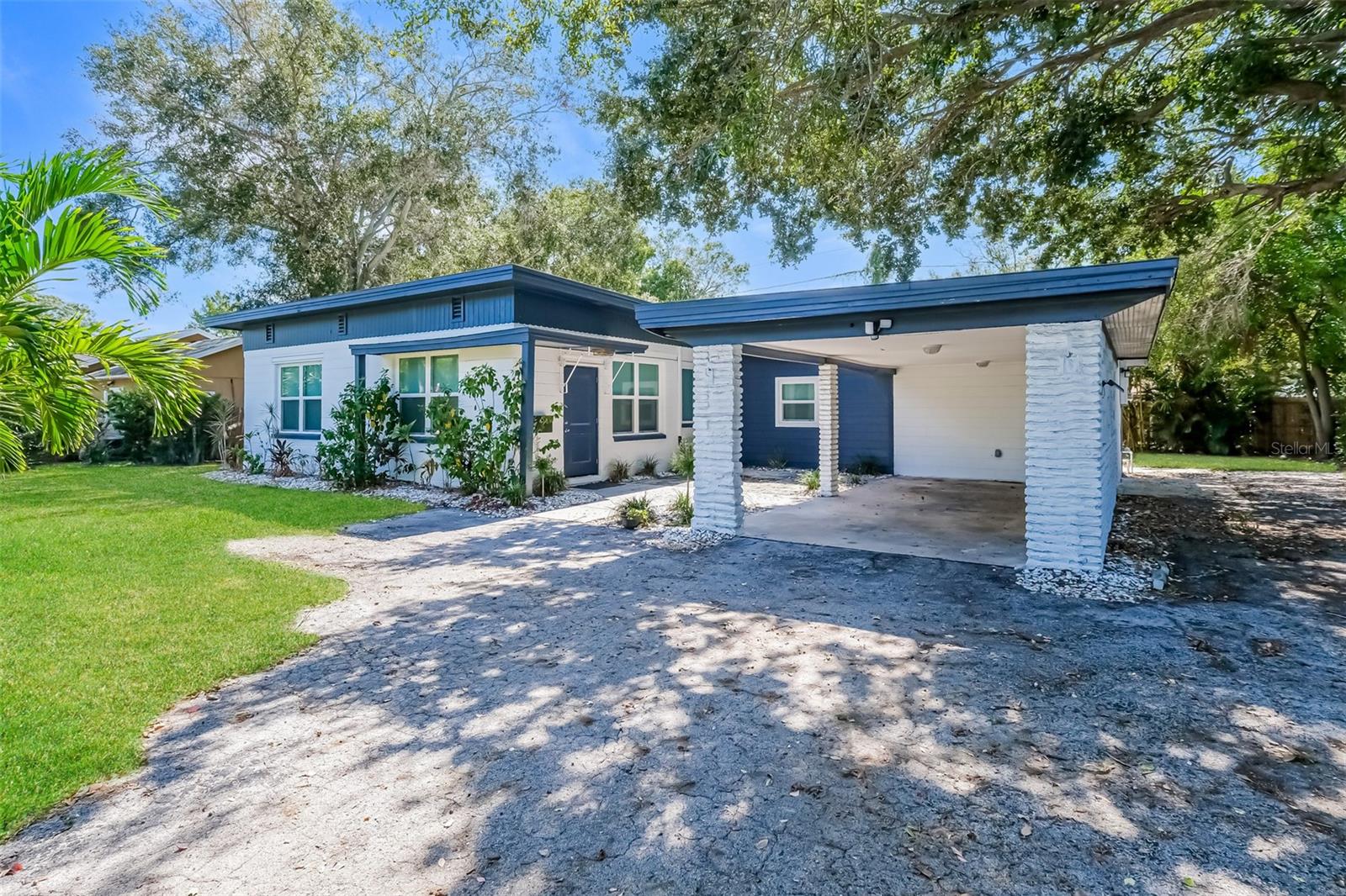 SOUTH SHADOW LAWN - Residential