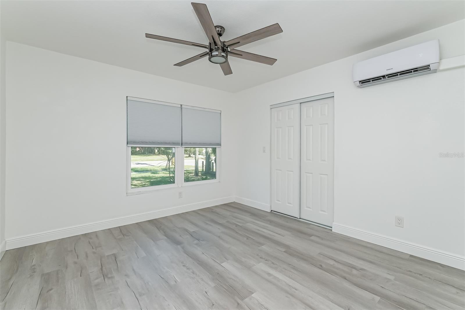 SOUTH SHADOW LAWN - Residential