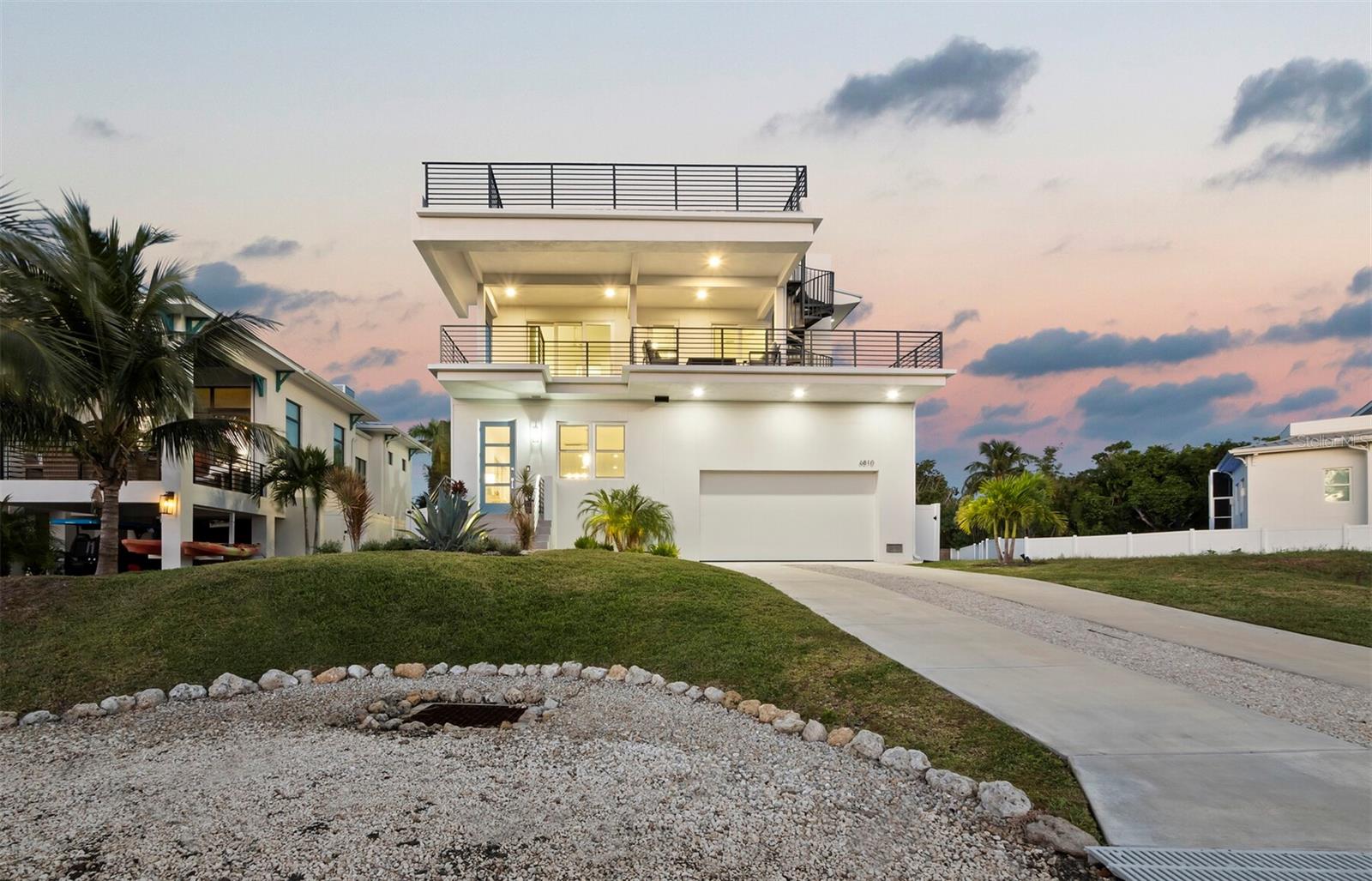 6810 LONGBOAT DRIVE S