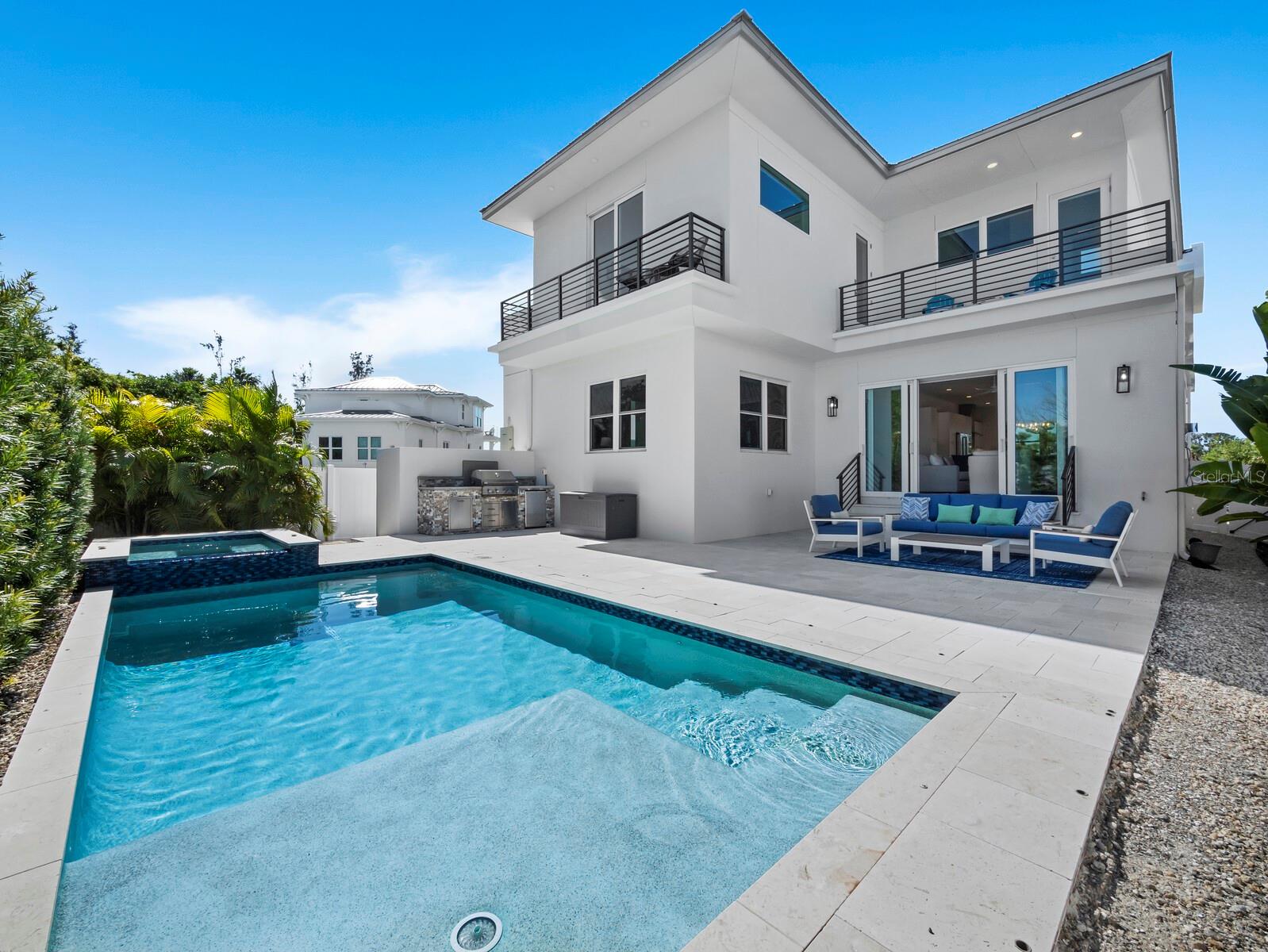 6810 LONGBOAT DRIVE S