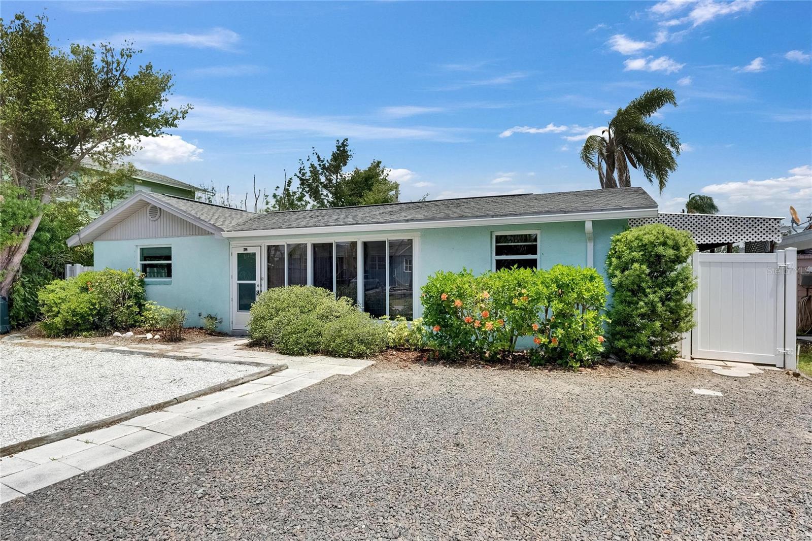 832 SEABREEZE DRIVE