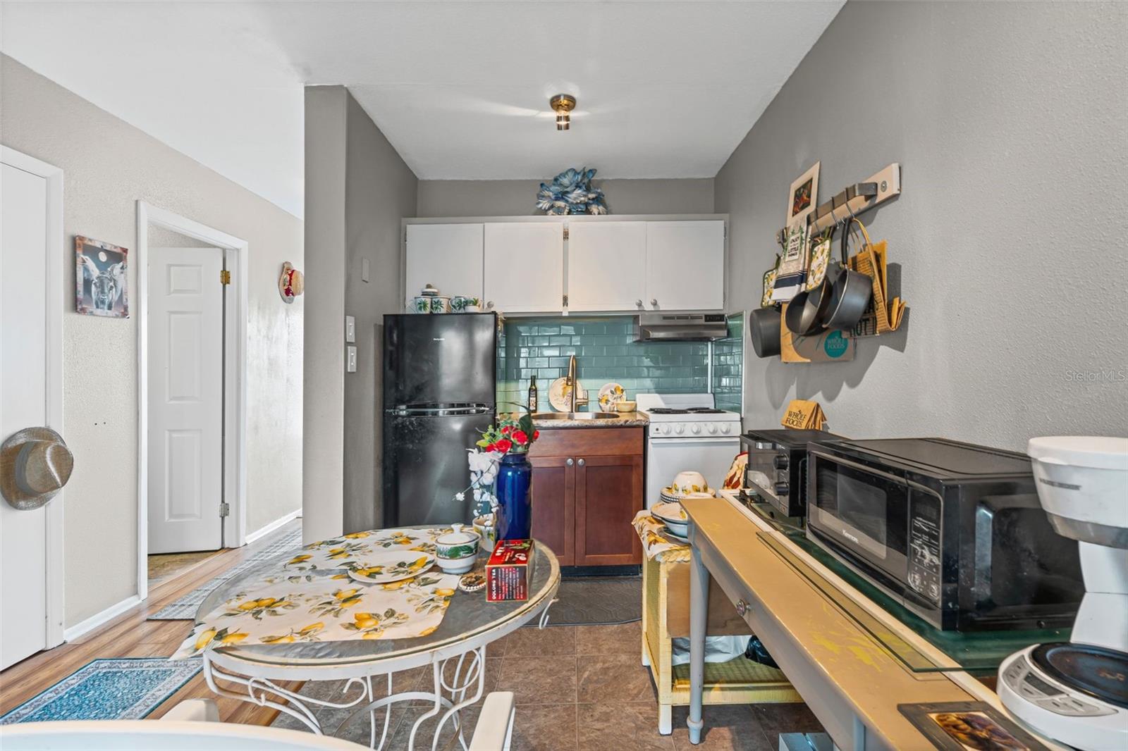 BAYSHORE GARDENS APTS 2 - Residential