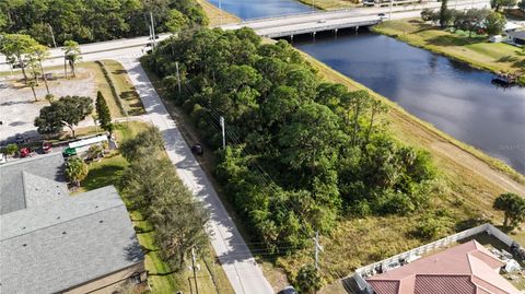 832 SW SULTAN DRIVE PORT SAINT LUCIE FL 34953