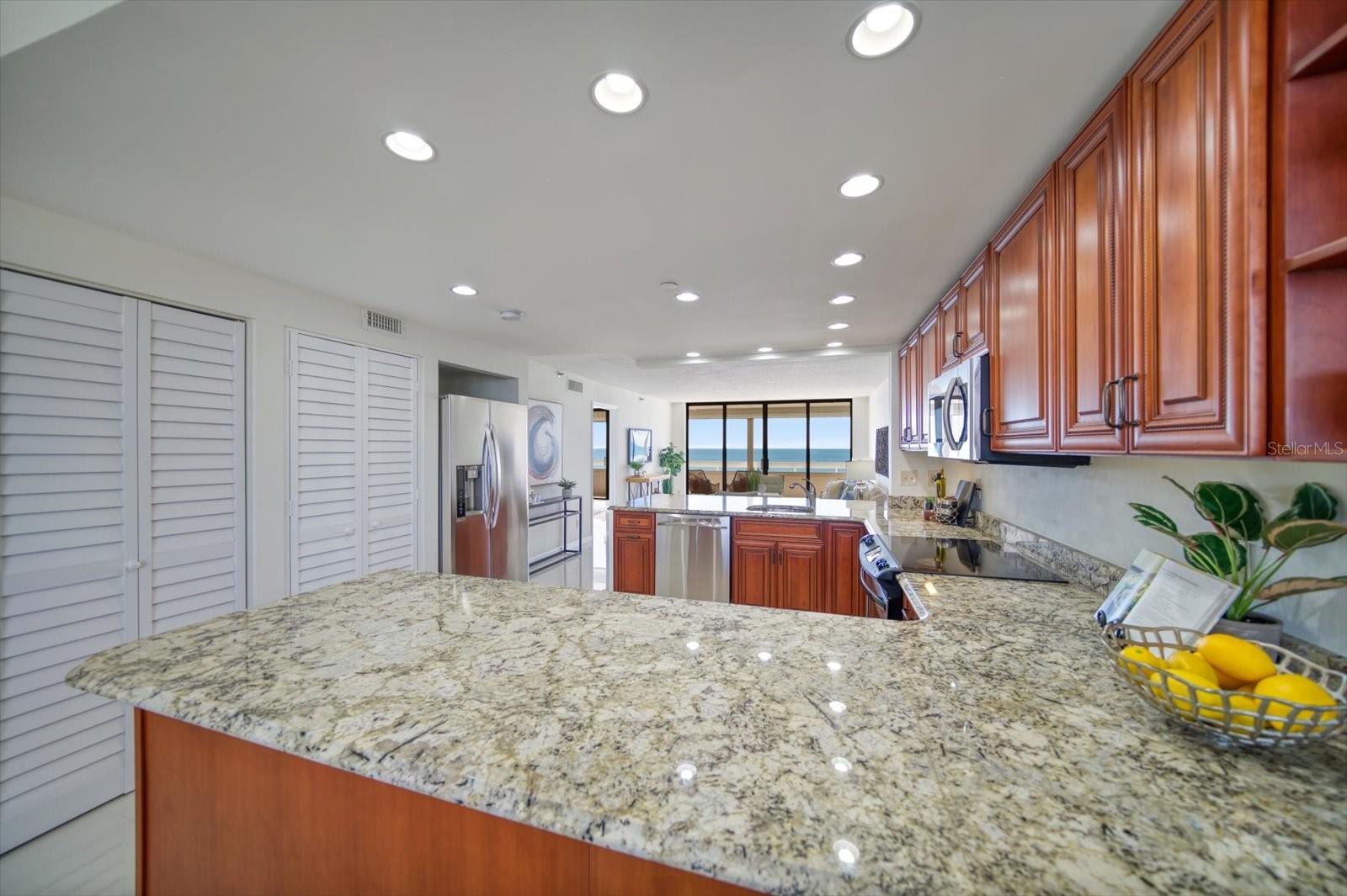 REDINGTON TOWERS 1 CONDO - Residential