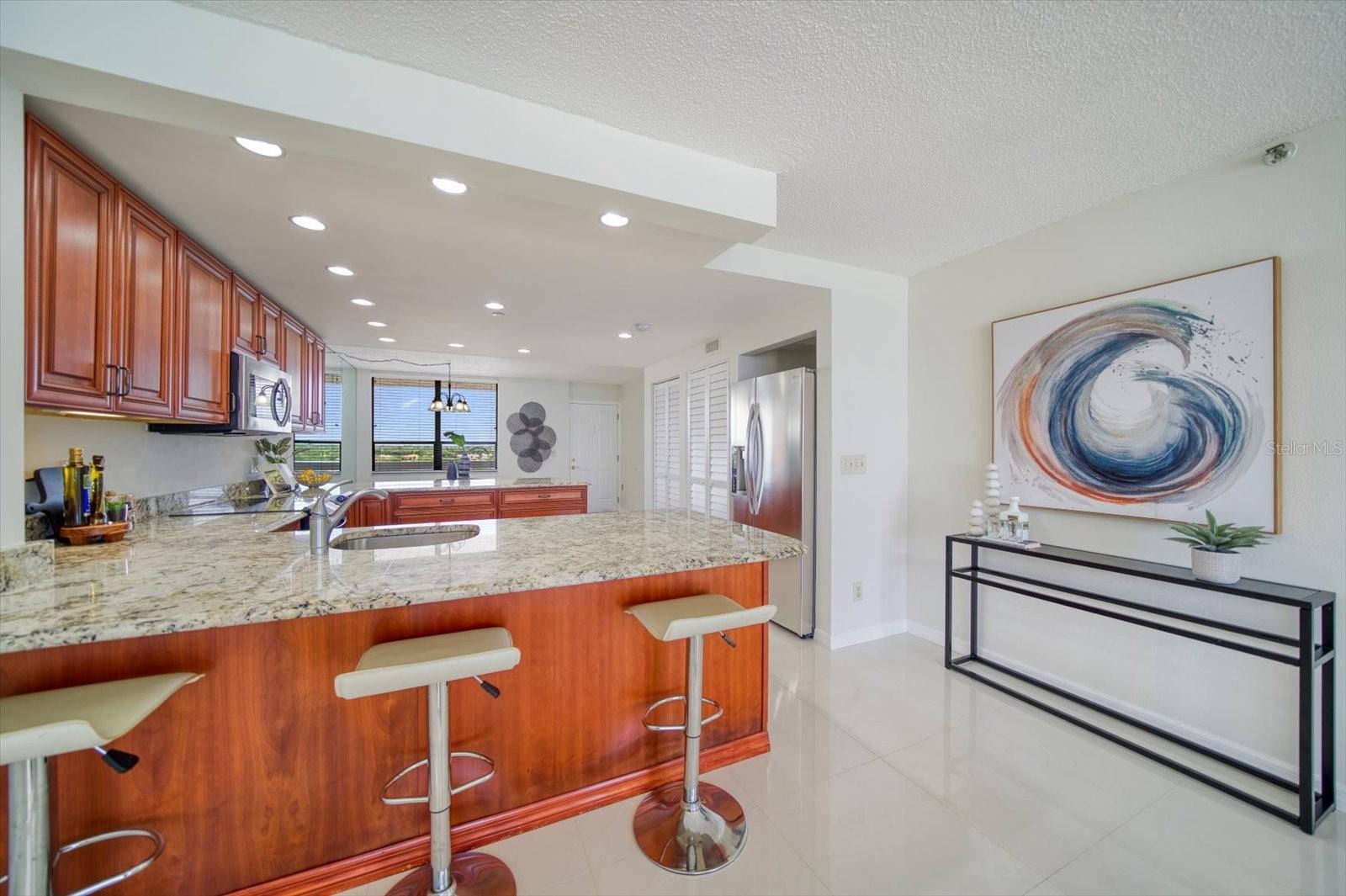 REDINGTON TOWERS 1 CONDO - Residential