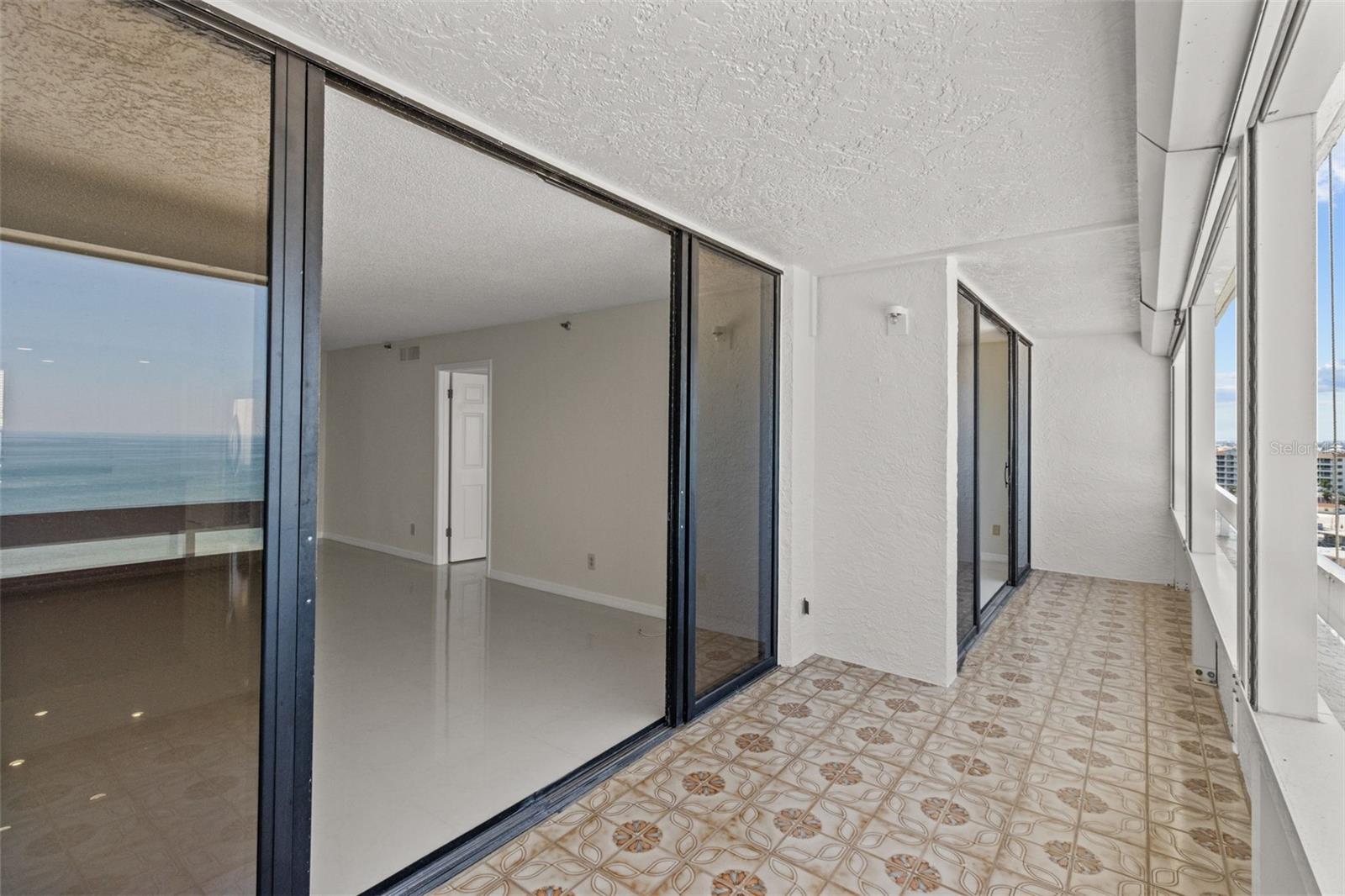 REDINGTON TOWERS 1 CONDO - Residential