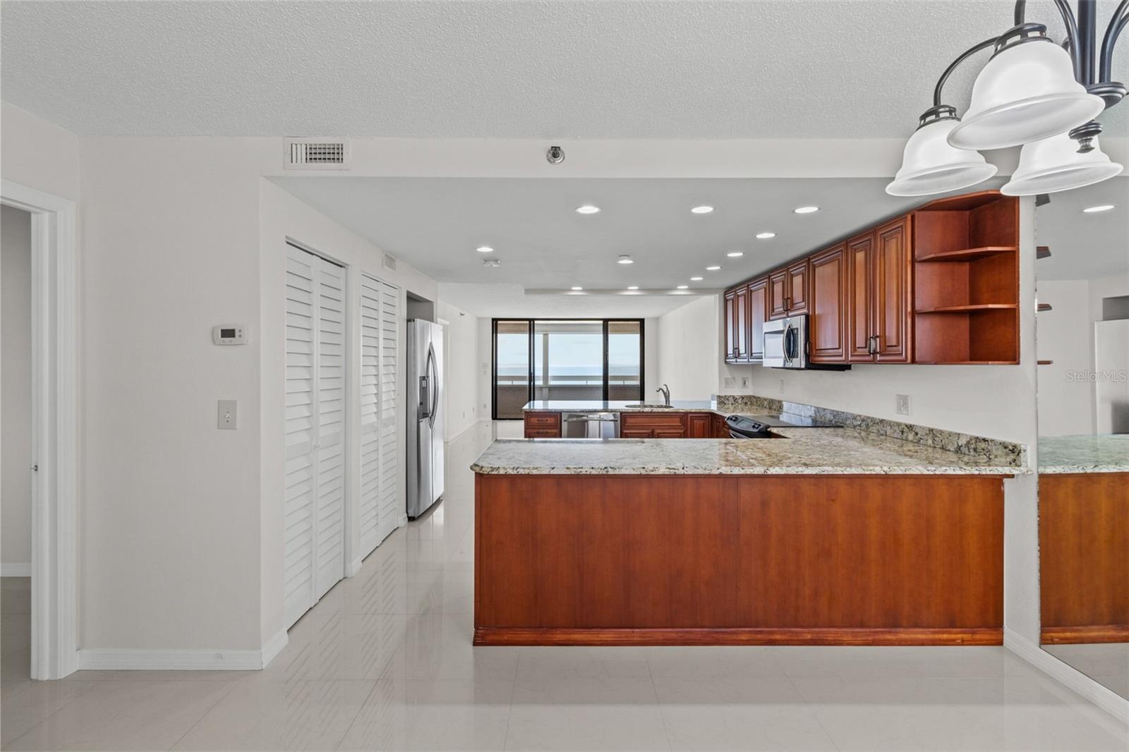 REDINGTON TOWERS 1 CONDO - Residential