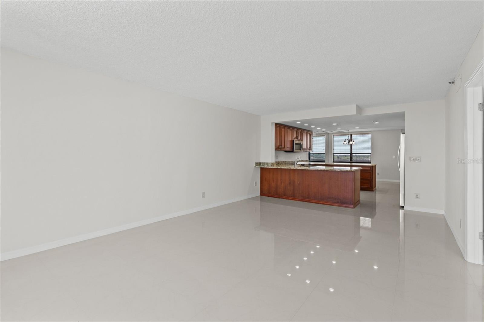 REDINGTON TOWERS 1 CONDO - Residential