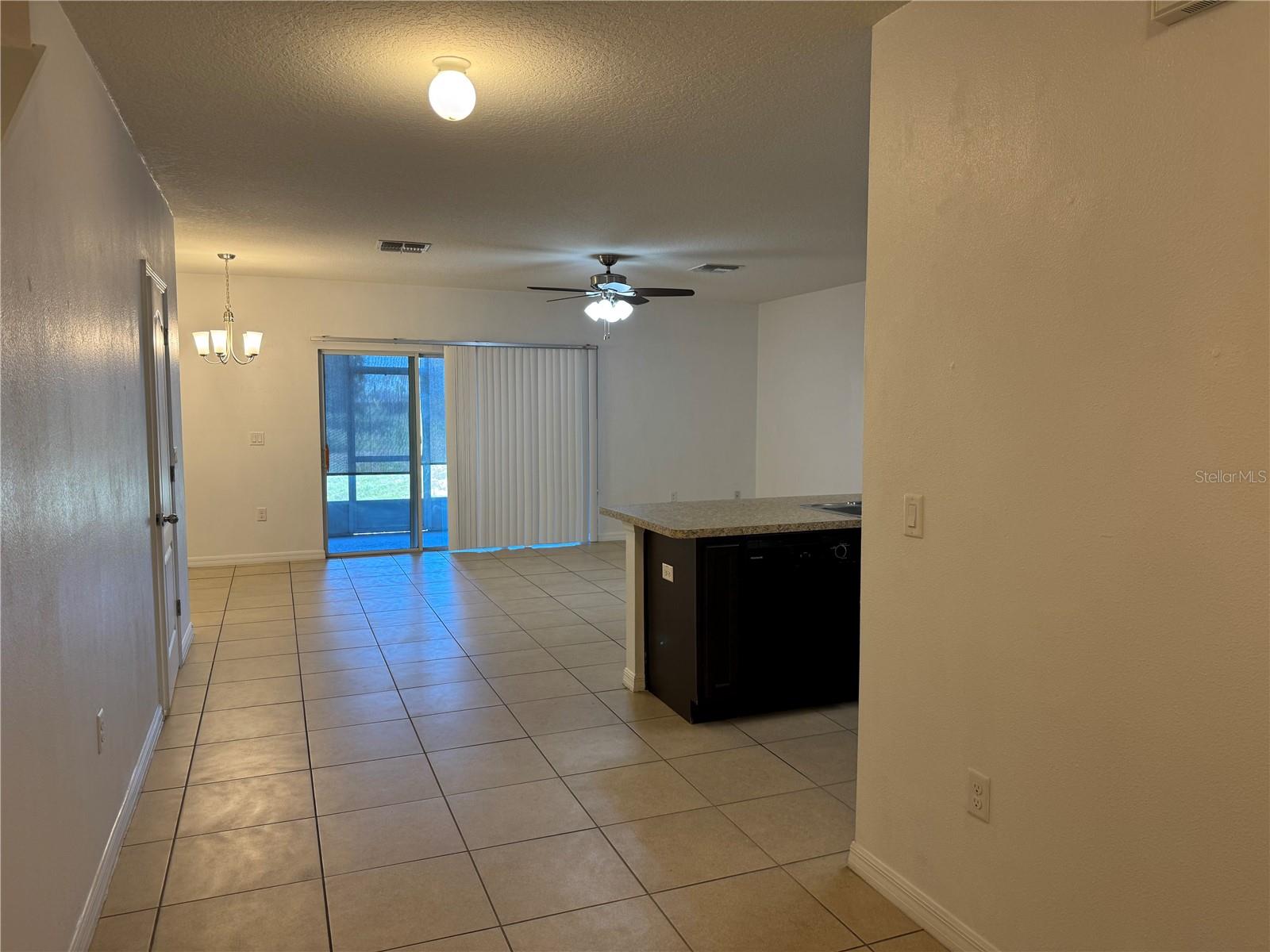 LAKE BLUFF/TOWN CENTER EAST-PH - Residential Lease