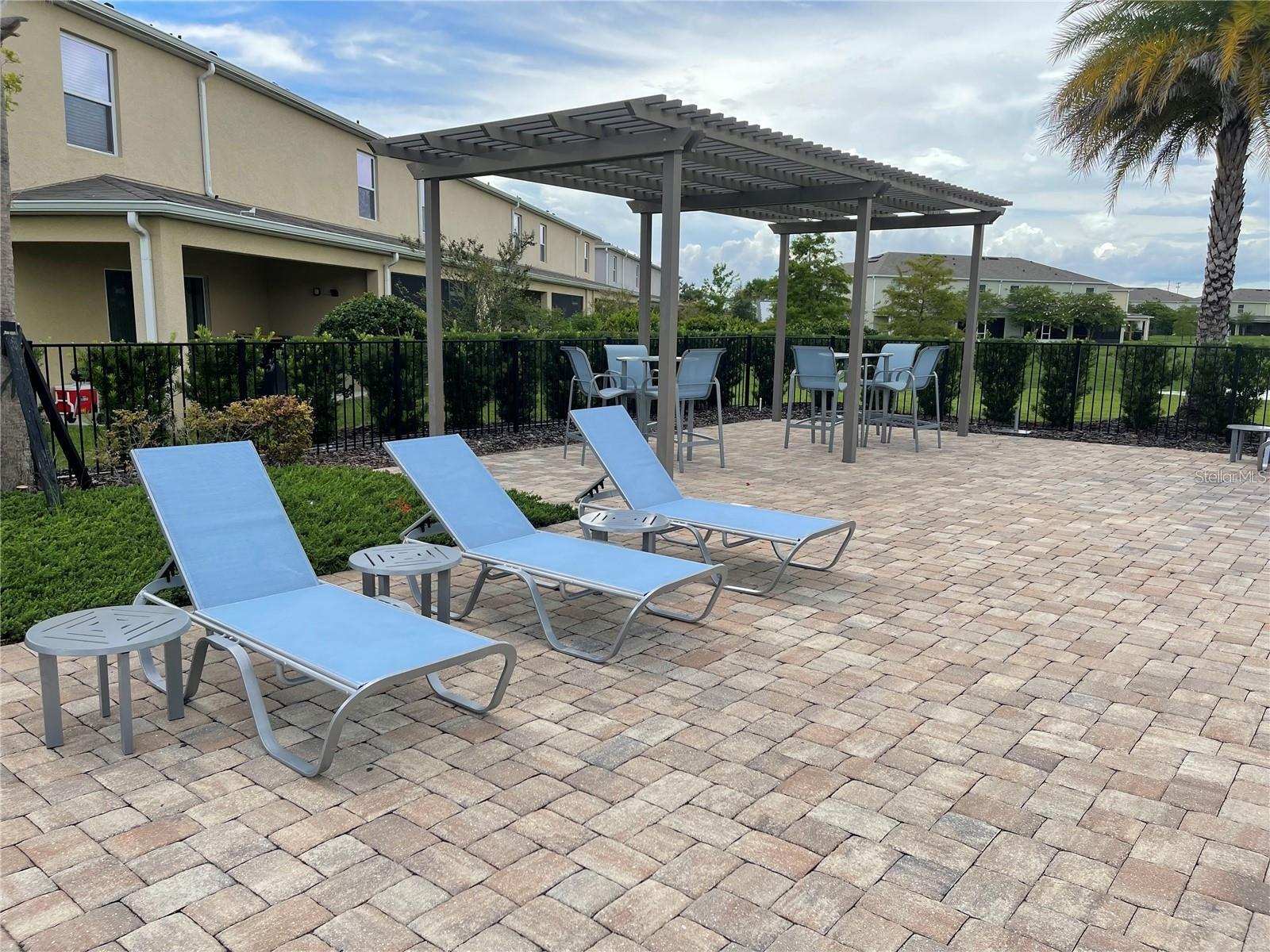 LAKE BLUFF/TOWN CENTER EAST-PH - Residential Lease