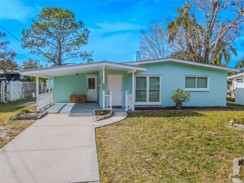 A home in PALM HARBOR