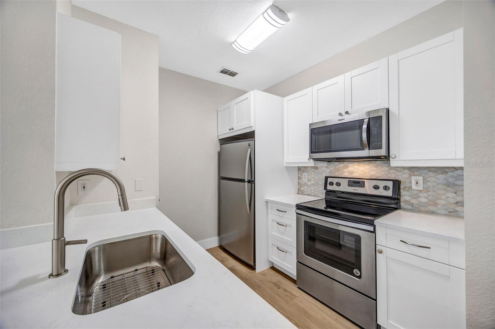 CULBREATH KEY BAYSIDE CONDOMIN - Residential