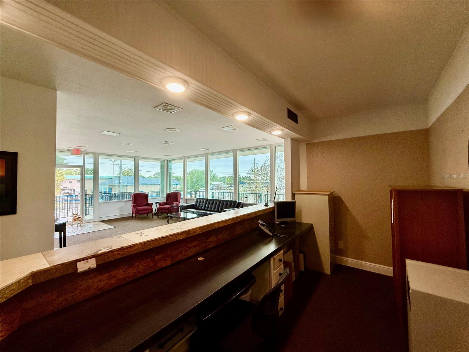 ACREAGE - Commercial Sale