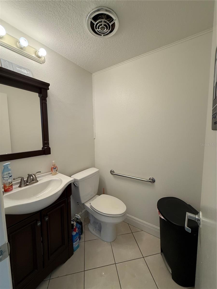 ACREAGE - Commercial Sale