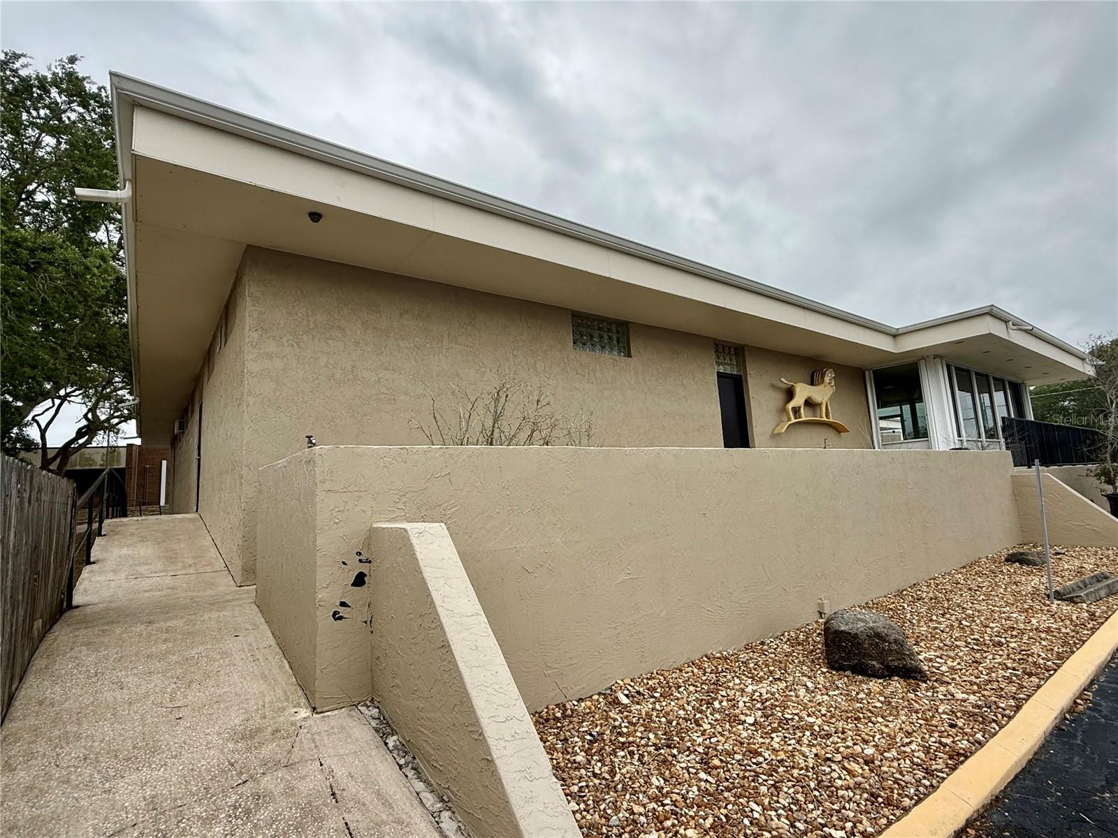 ACREAGE - Commercial Sale