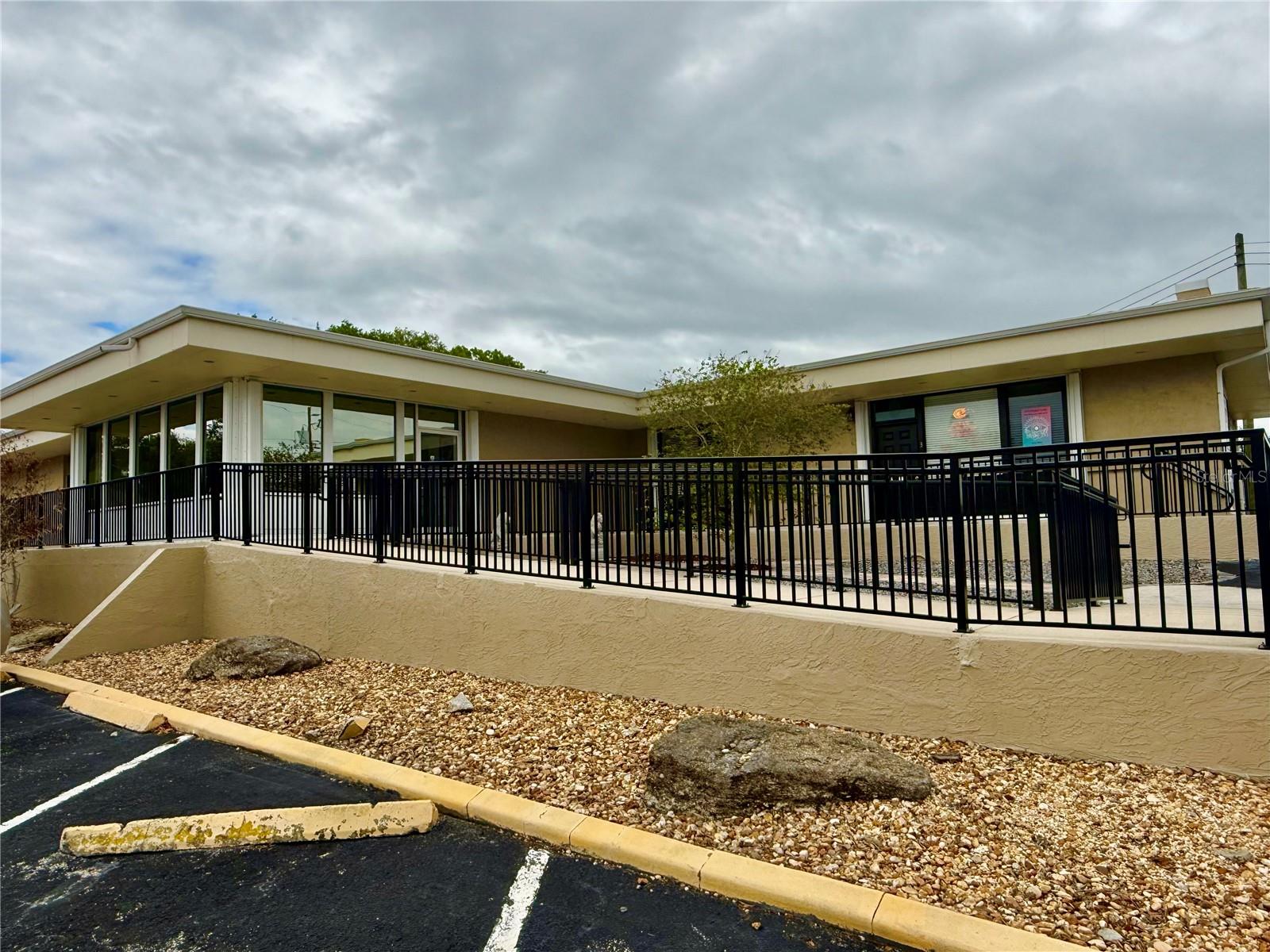 ACREAGE - Commercial Sale