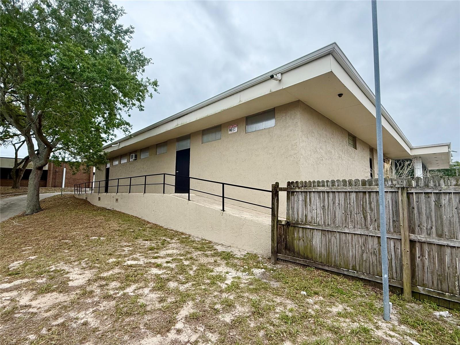 ACREAGE - Commercial Sale