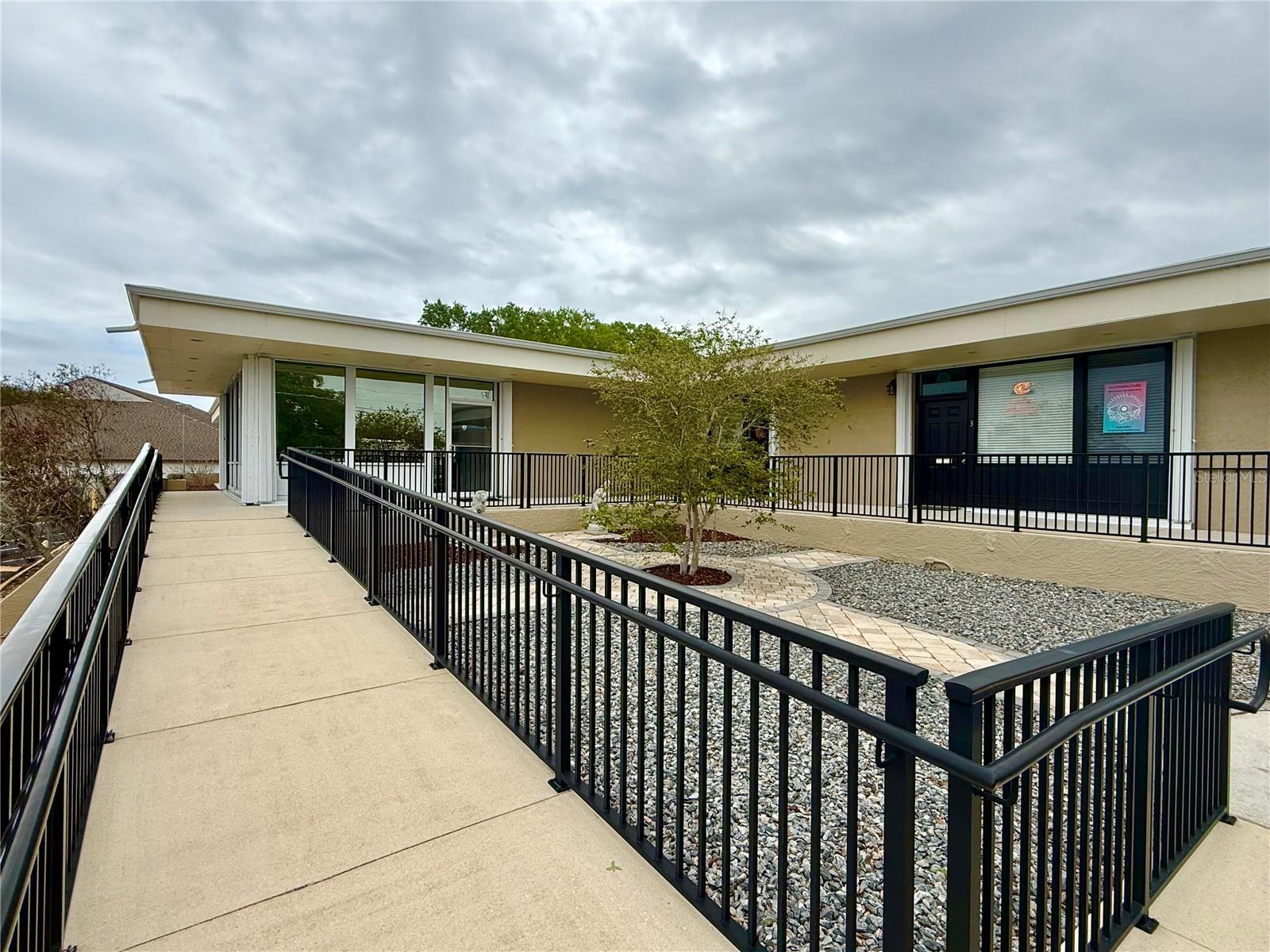 ACREAGE - Commercial Sale