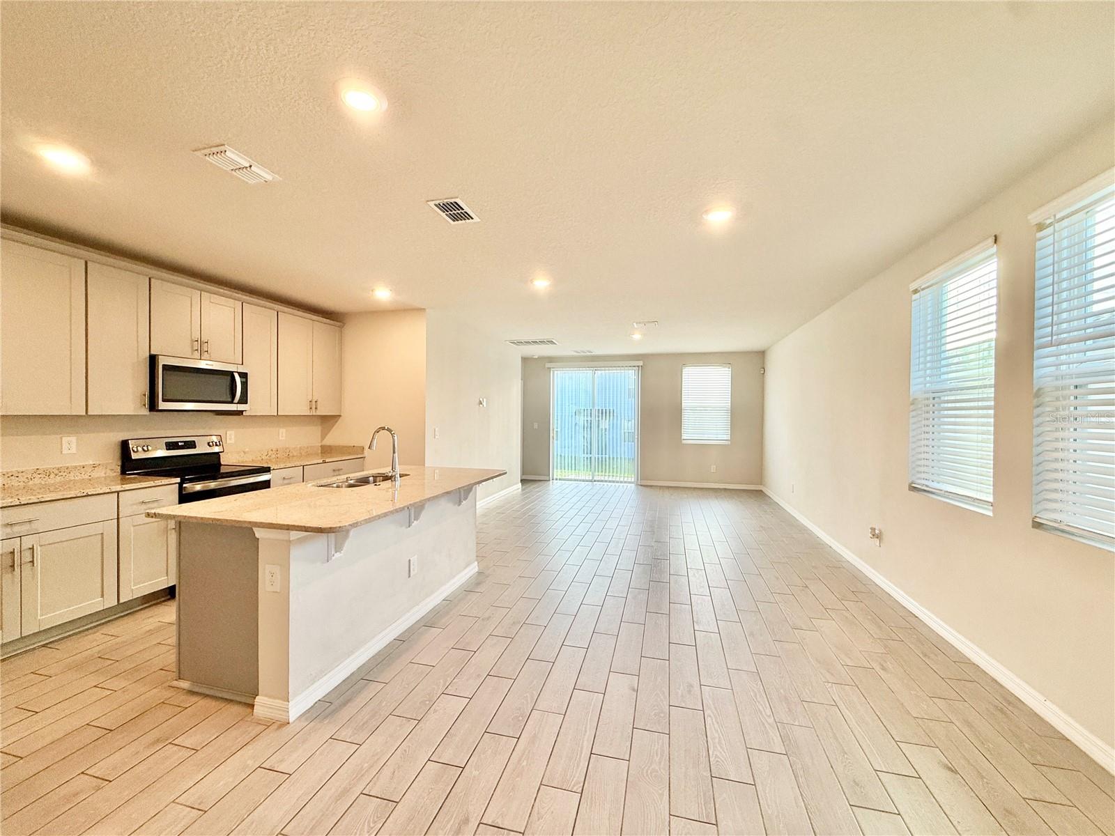 3175 BELLA VISTA DRIVE