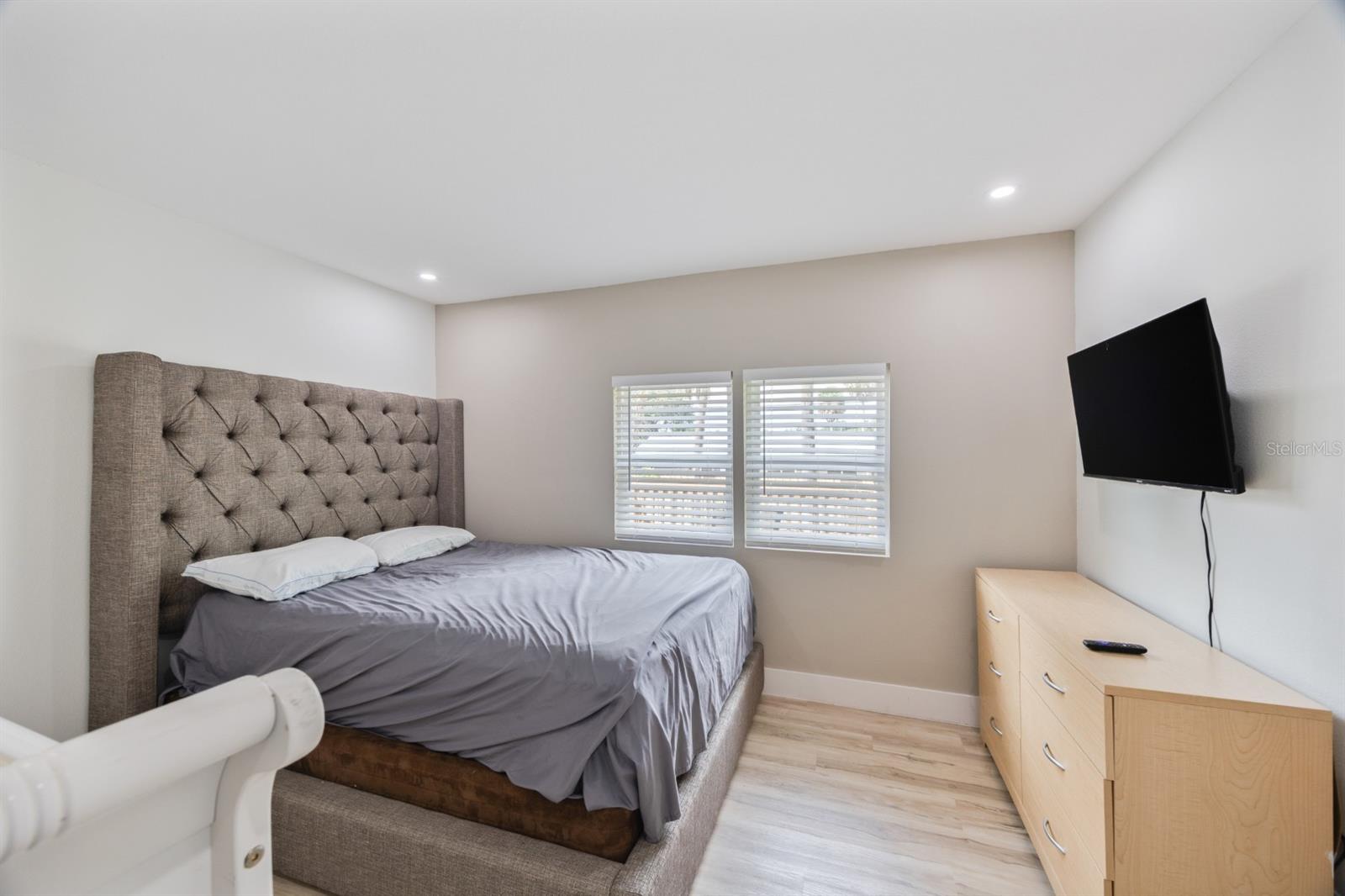 VENSETTA PARK ADD - Residential Lease