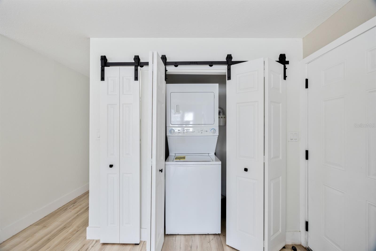 VENSETTA PARK ADD - Residential Lease