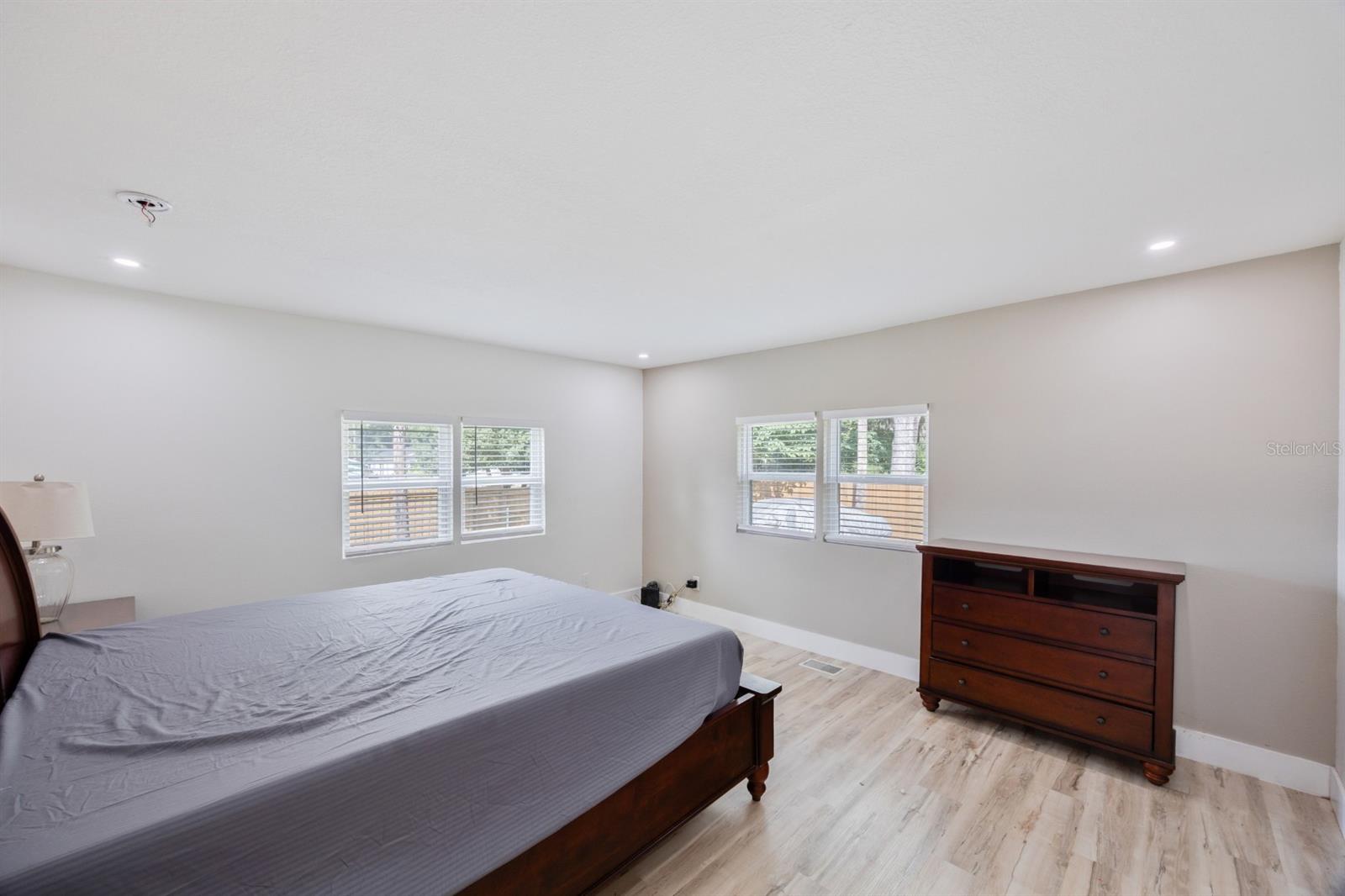 VENSETTA PARK ADD - Residential Lease