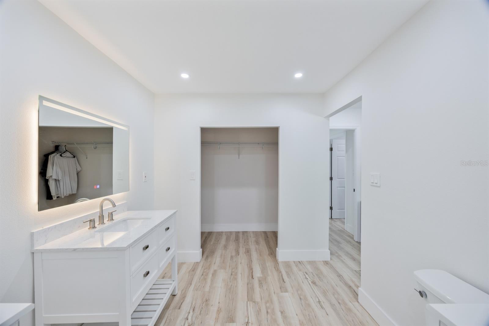 VENSETTA PARK ADD - Residential Lease