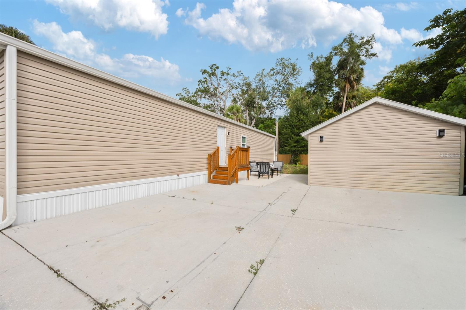 VENSETTA PARK ADD - Residential Lease