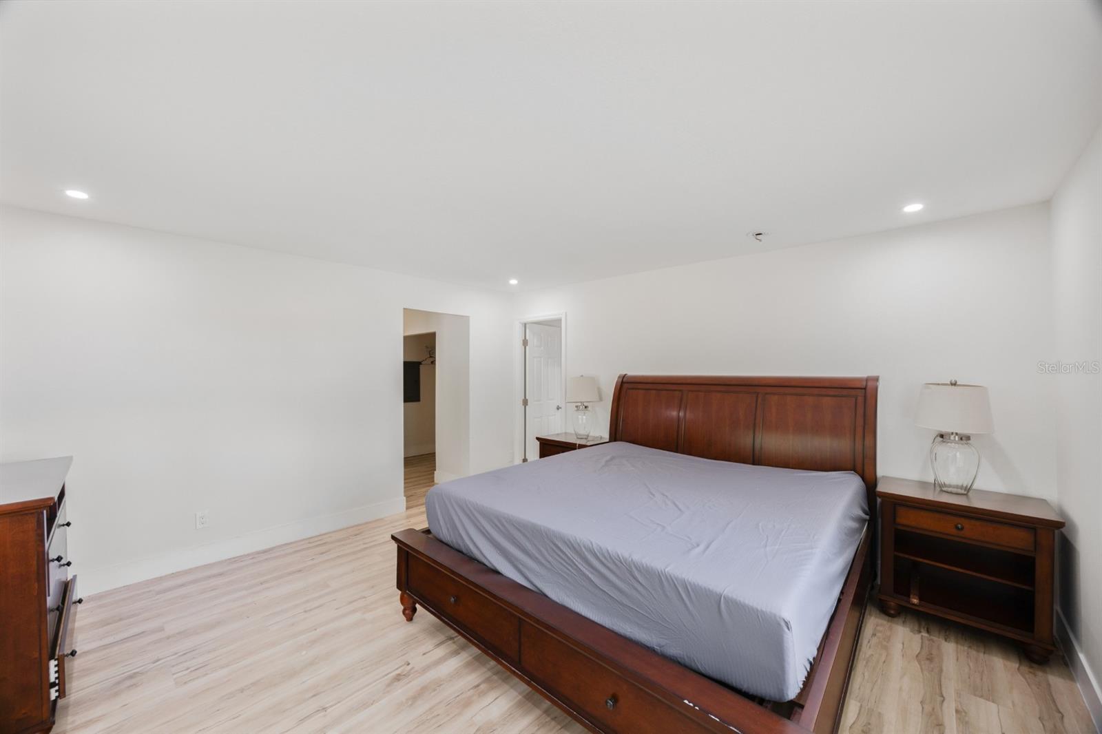 VENSETTA PARK ADD - Residential Lease