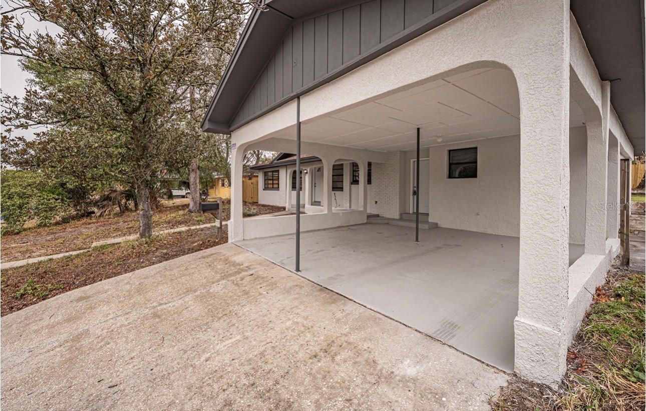 1709 LAKE LORINE DRIVE