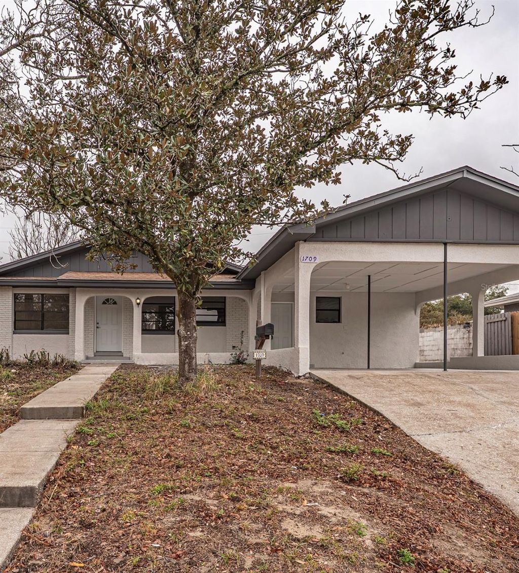 Photo of 1709 Lake Lorine Drive, Orlando, FL 32808 (MLS # S5145359)