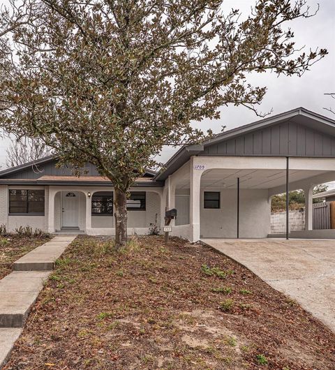 Photo of 1709 Lake Lorine Drive, Orlando, FL 32808 (MLS # S5145359)