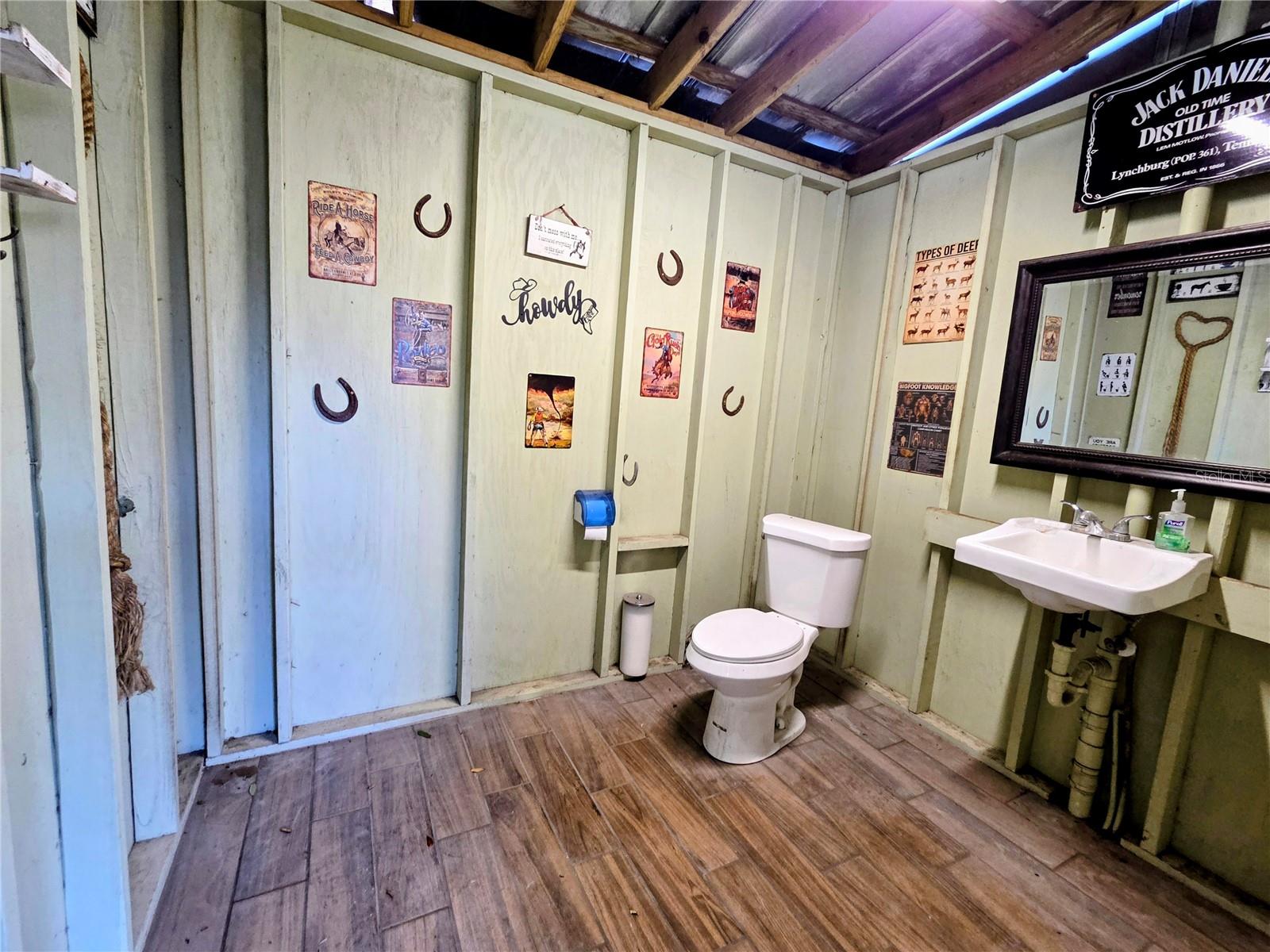 SADDLE CREEK - Residential