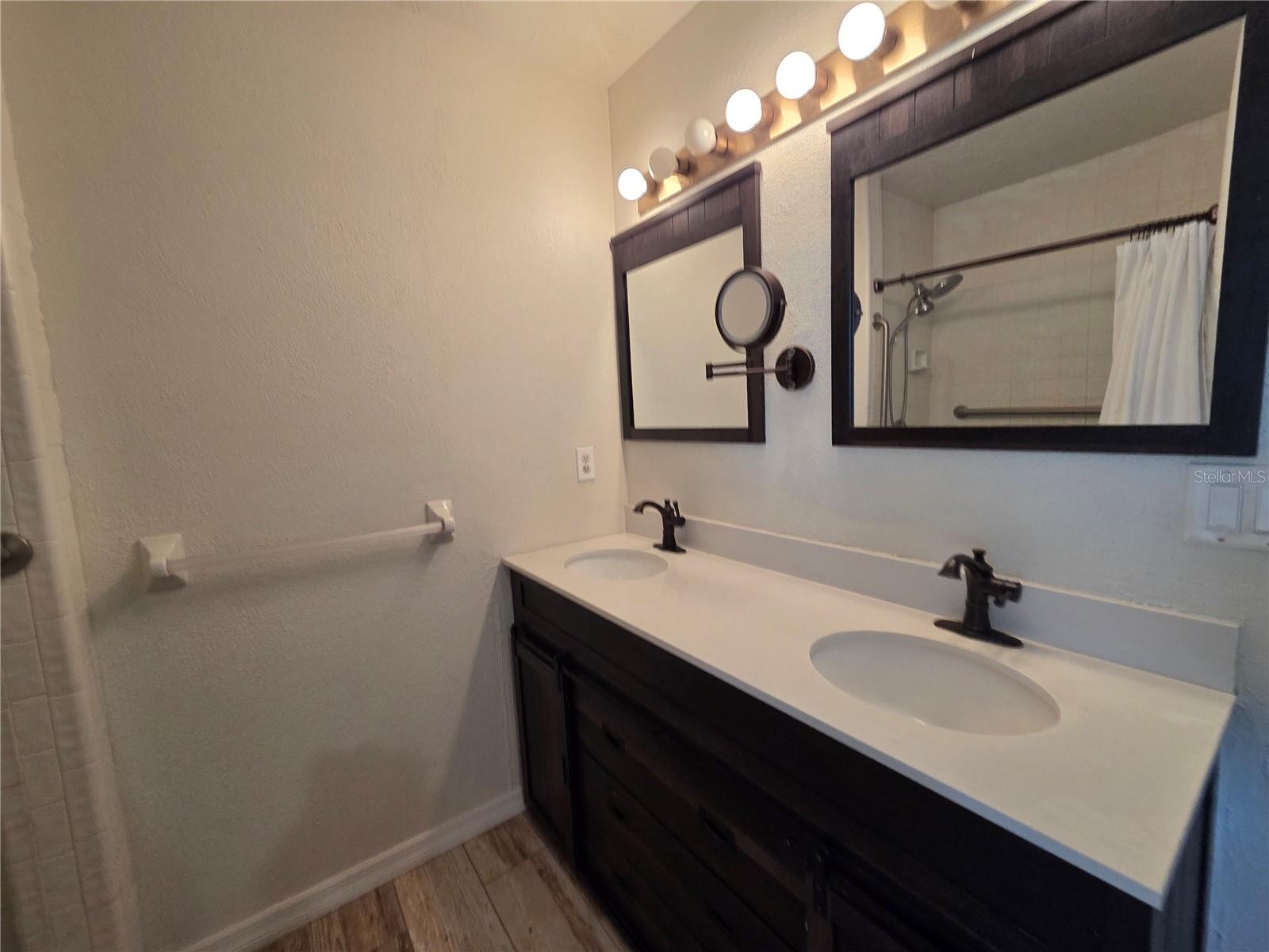 SADDLE CREEK - Residential