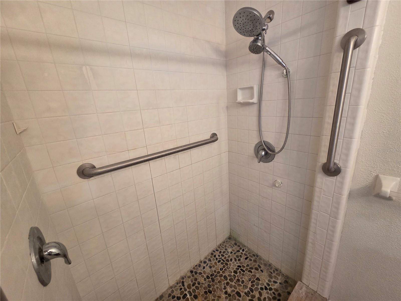 SADDLE CREEK - Residential