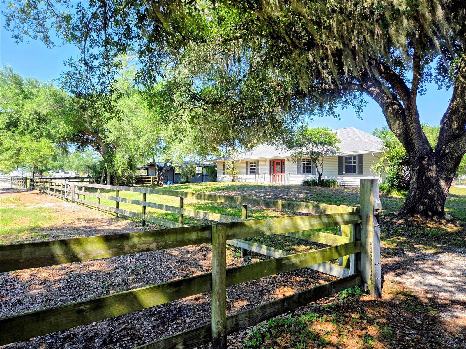 SADDLE CREEK - Residential