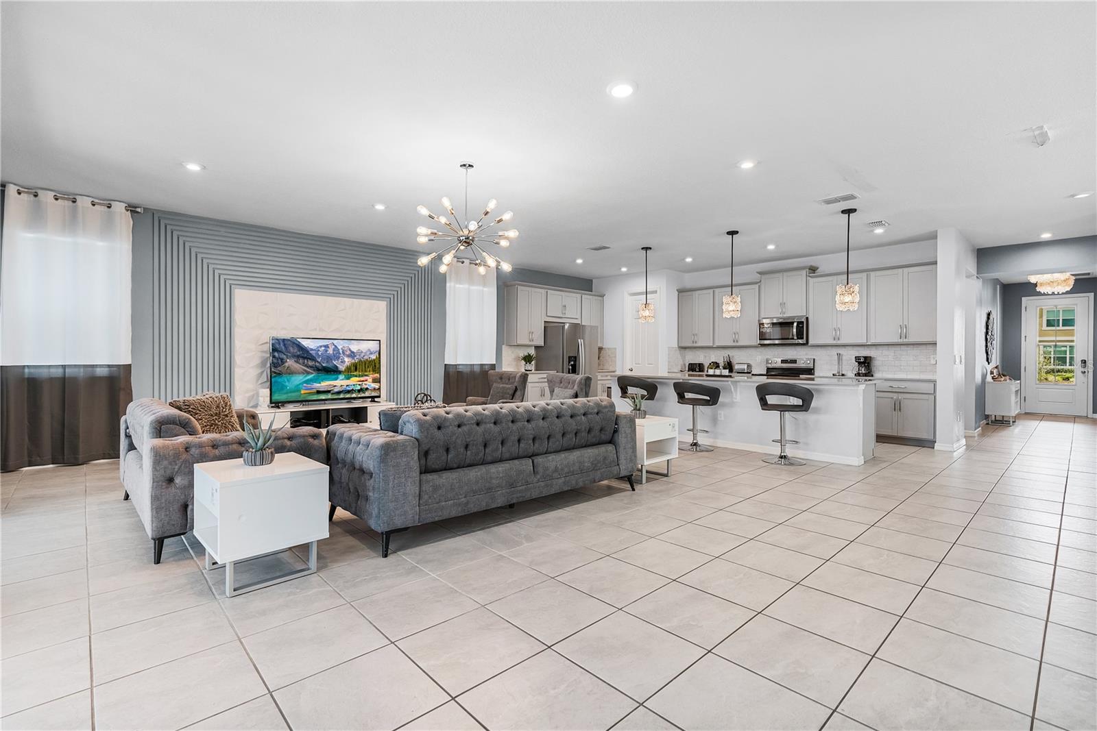 SOLARA RESIDENCE VACATION VILLAS REP - Residential