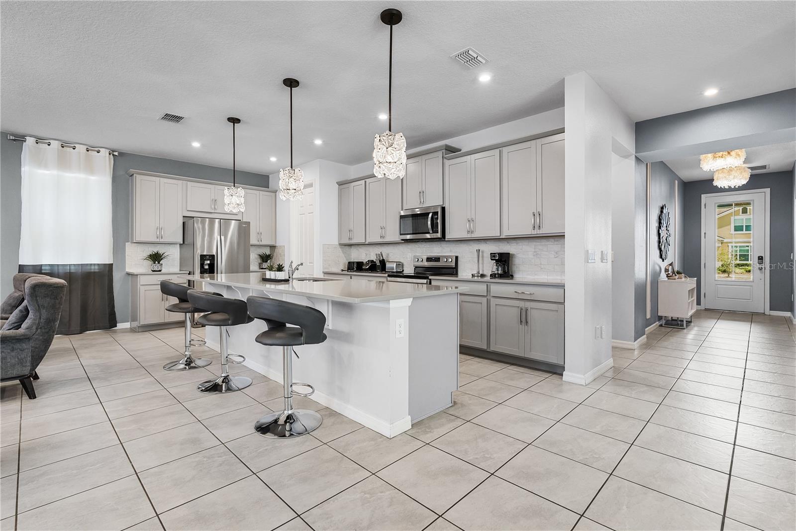 SOLARA RESIDENCE VACATION VILLAS REP - Residential