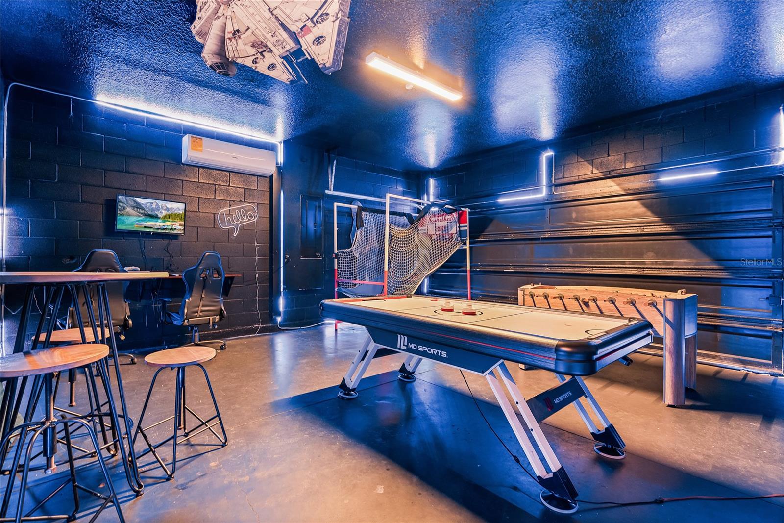 SOLARA RESIDENCE VACATION VILLAS REP - Residential