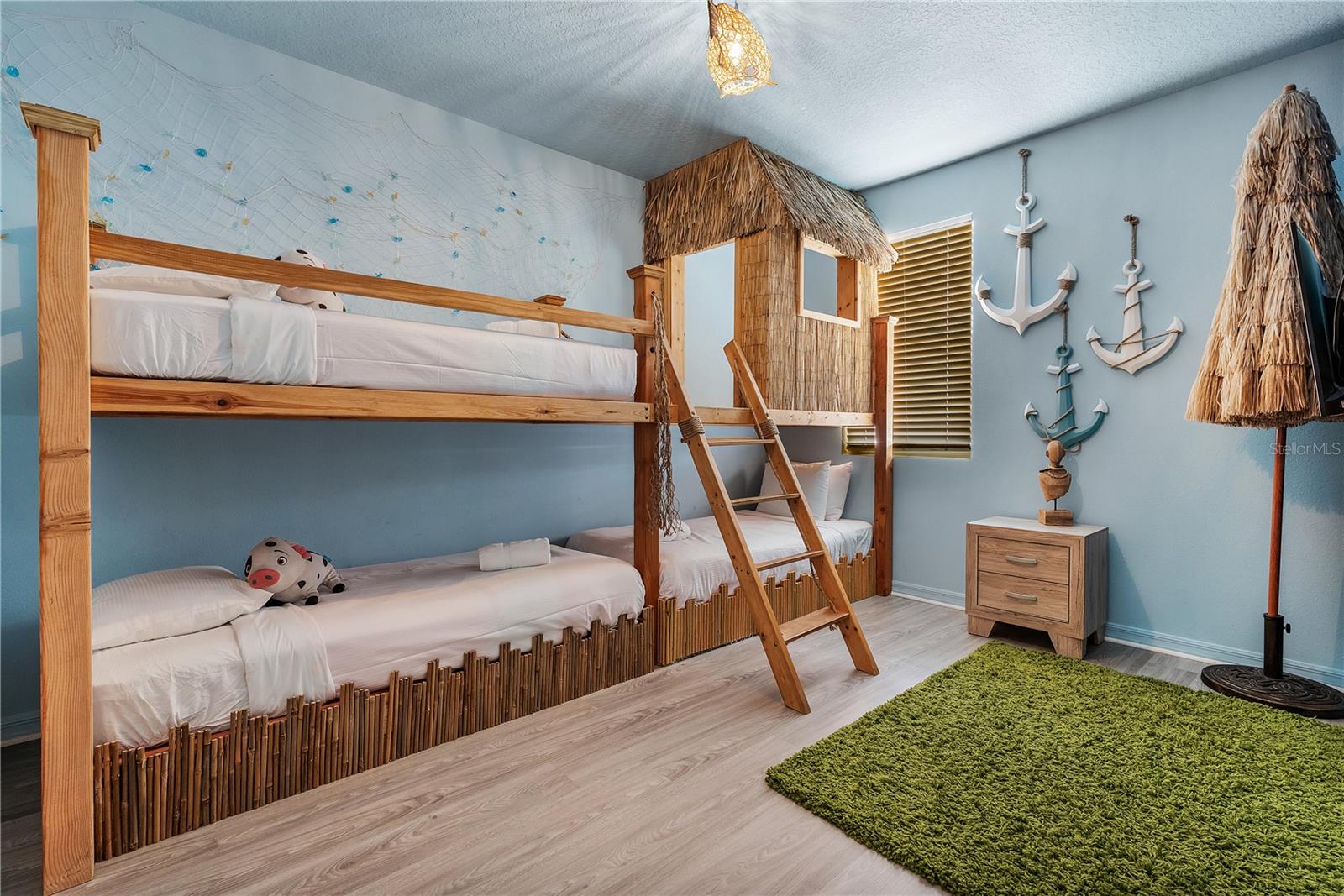 SOLARA RESIDENCE VACATION VILLAS REP - Residential