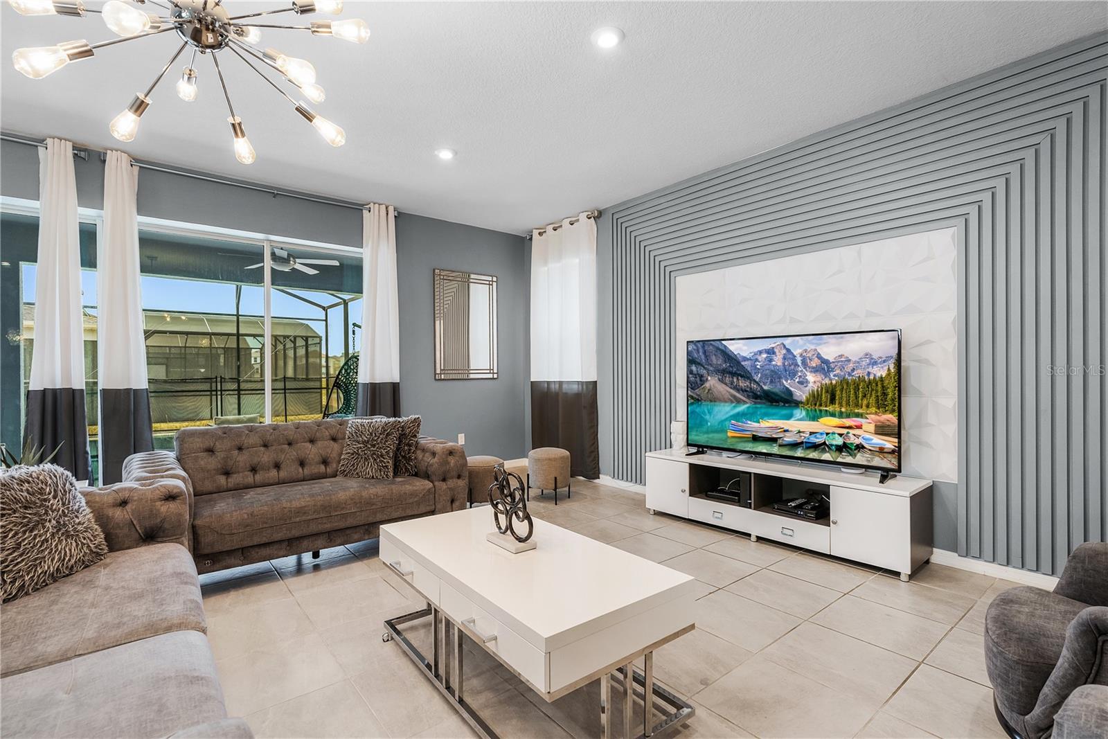 SOLARA RESIDENCE VACATION VILLAS REP - Residential