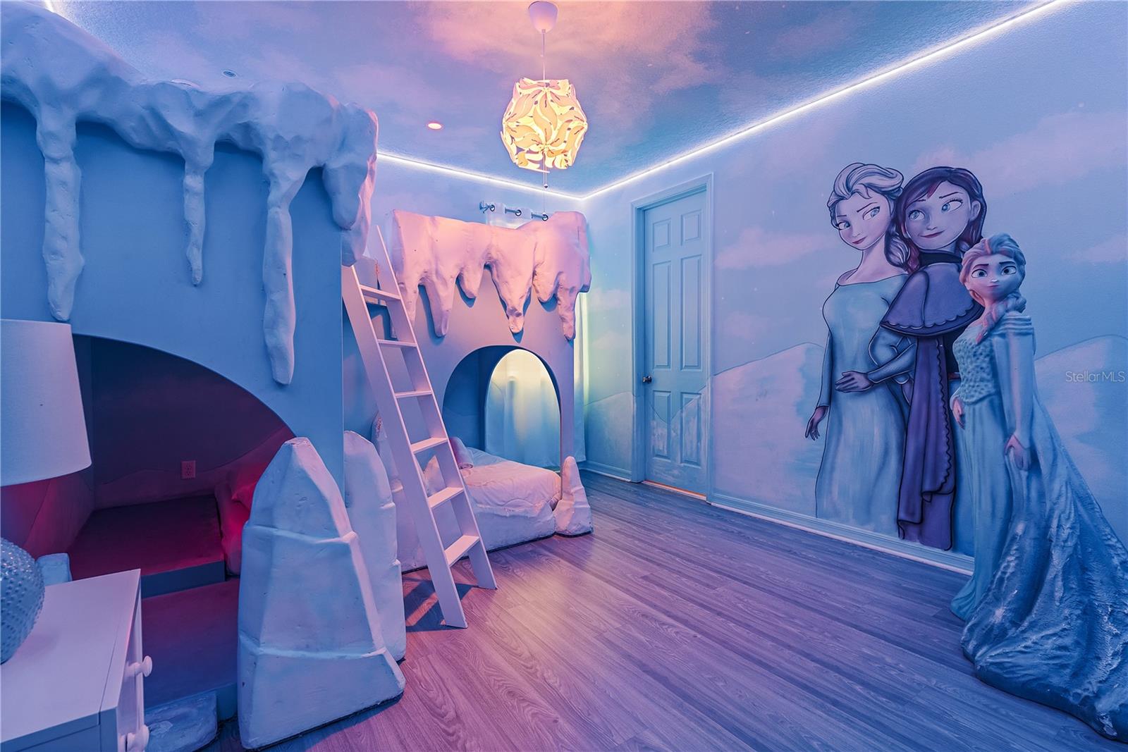 SOLARA RESIDENCE VACATION VILLAS REP - Residential